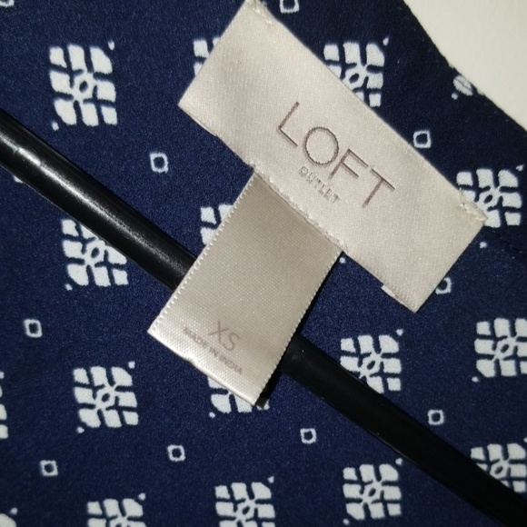 LOFT navy blue and white print loose blouse - Picture 4 of 5